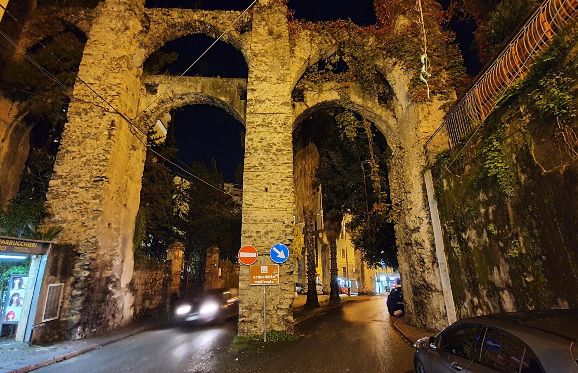 サレルノ La Casa Sugli Archi Bed & Breakfast エクステリア 写真
